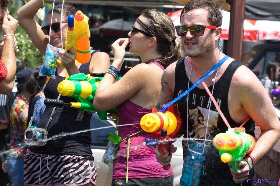 Chiangmai_Songkran_036.jpg