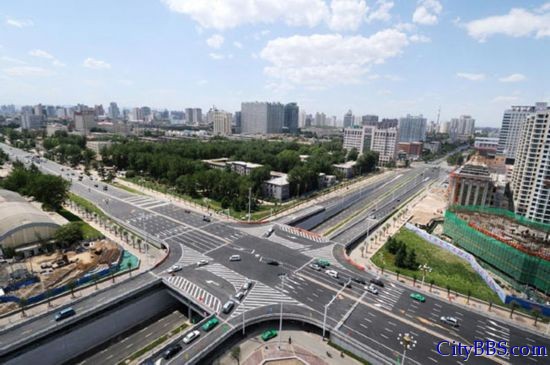 第七：石家庄 资料图片：河北省石家庄市裕华路与体育大街交叉口立交桥
