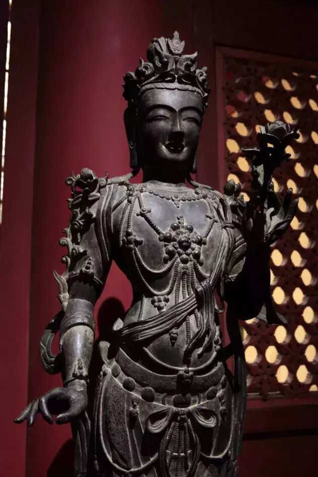 美国这座荒凉的小城, 竟然因为中国的8000多件文物火了!