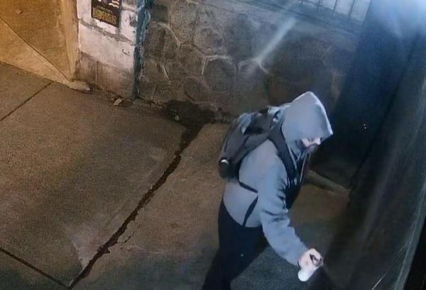 中国驻温哥华领馆的门牌遭种族分子恶意喷涂