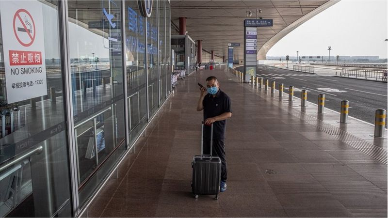 严防死守帮助中国有效控制疫情传播，但给航空等行业带来的冲击也非常明显 ...