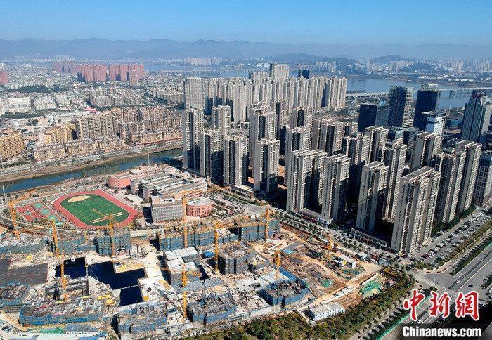 航拍一处新建住宅