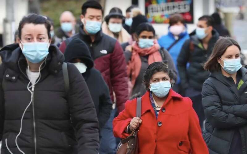 研究发现——最有可能感染Covid-19的是女性、年轻人和中等收入家庭的人